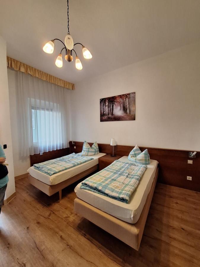 Gaststaette Und Pension Zur Schiene Merseburg Buitenkant foto