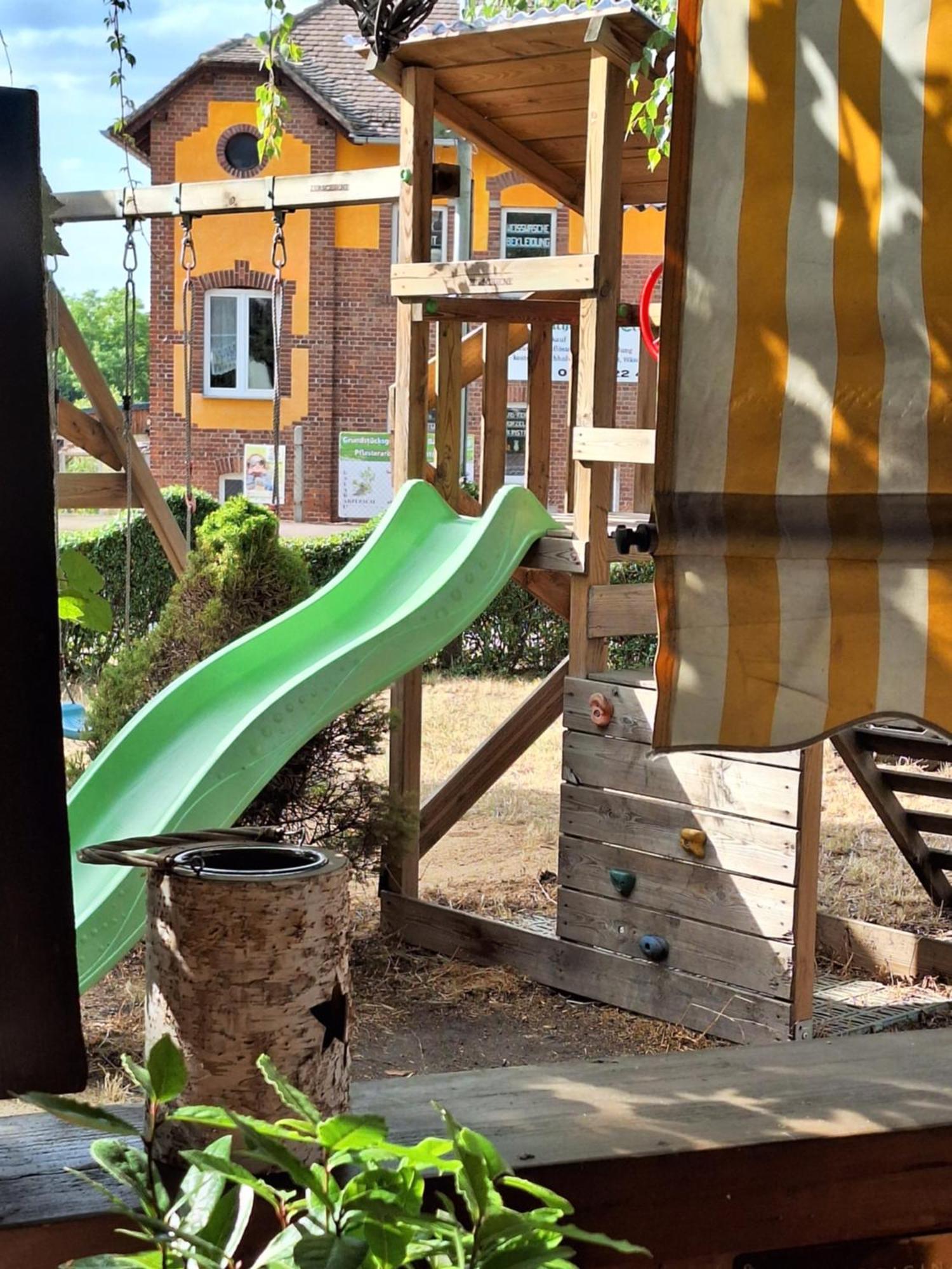 Gaststaette Und Pension Zur Schiene Merseburg Buitenkant foto