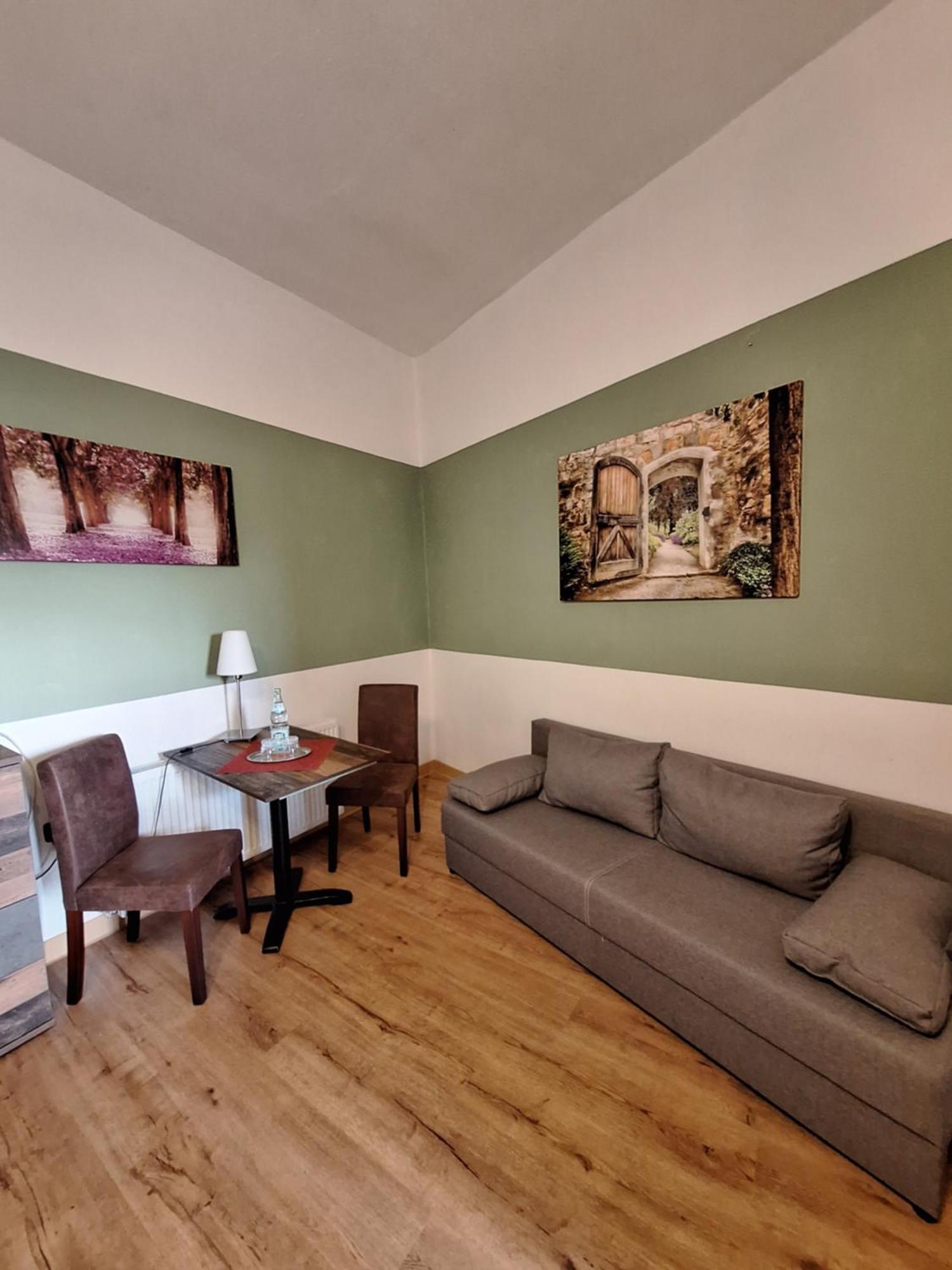 Gaststaette Und Pension Zur Schiene Merseburg Buitenkant foto